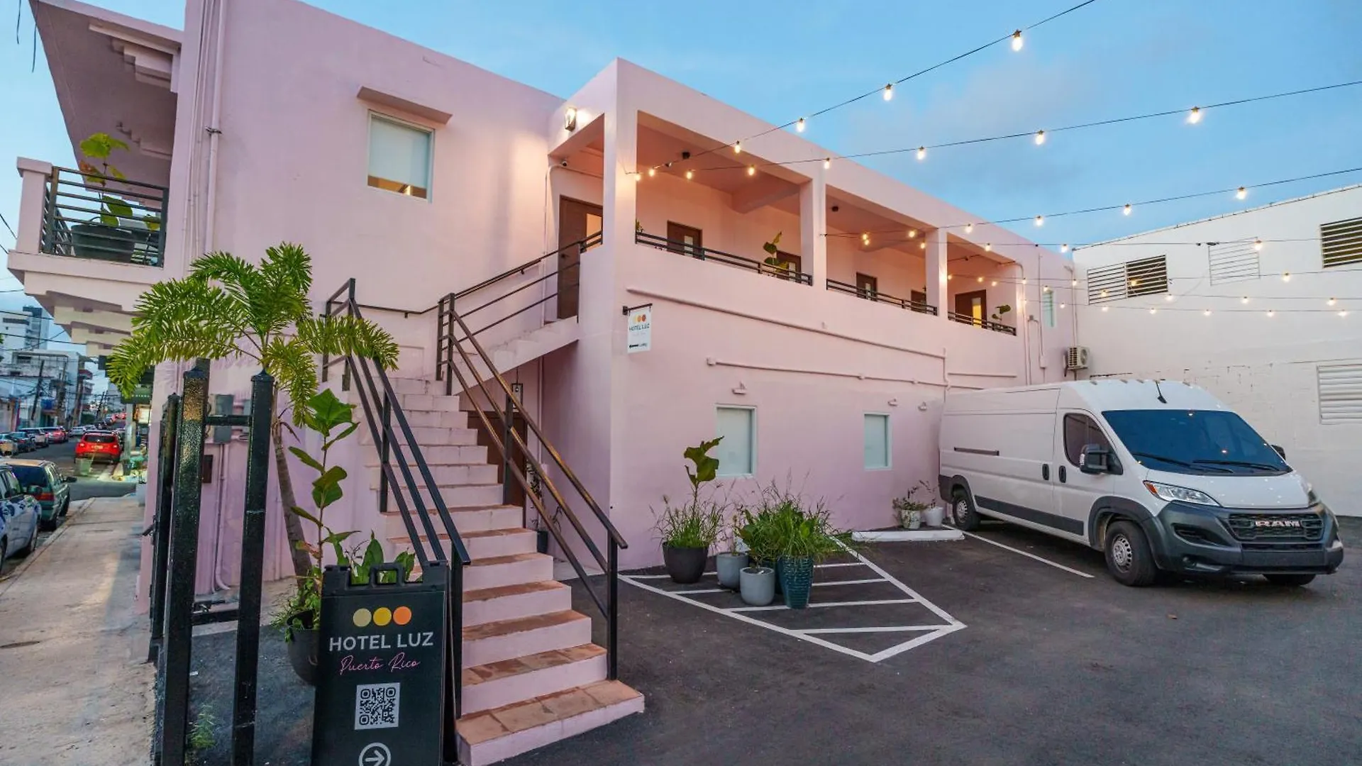 Room 2 Stylish Escape By Calle Cerra Art San Juan