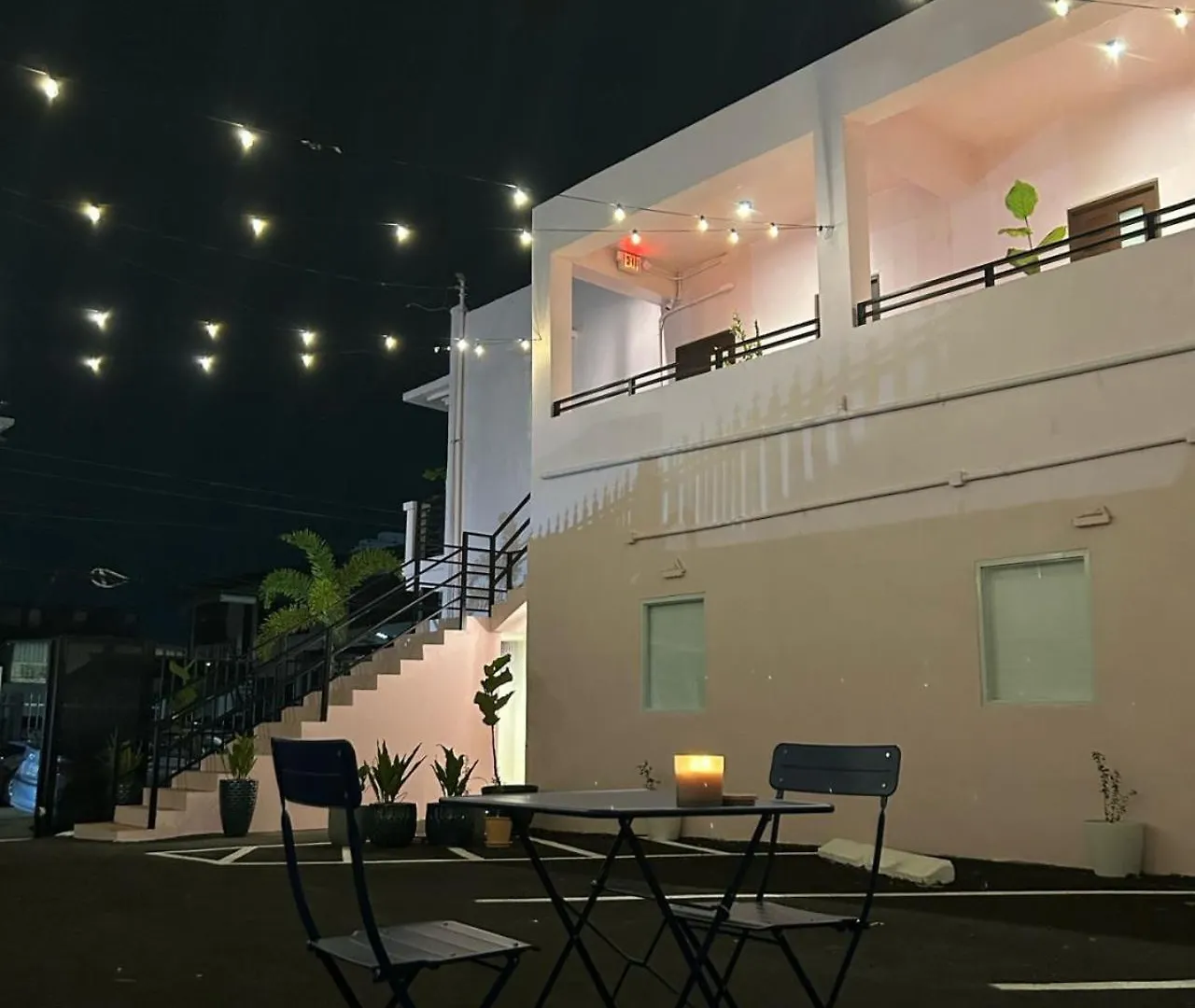 Room 2 Stylish Escape By Calle Cerra Art San Juan 0*,